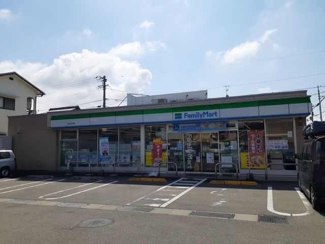 近くのファミリーマート生石店様まで450m（徒歩6分）