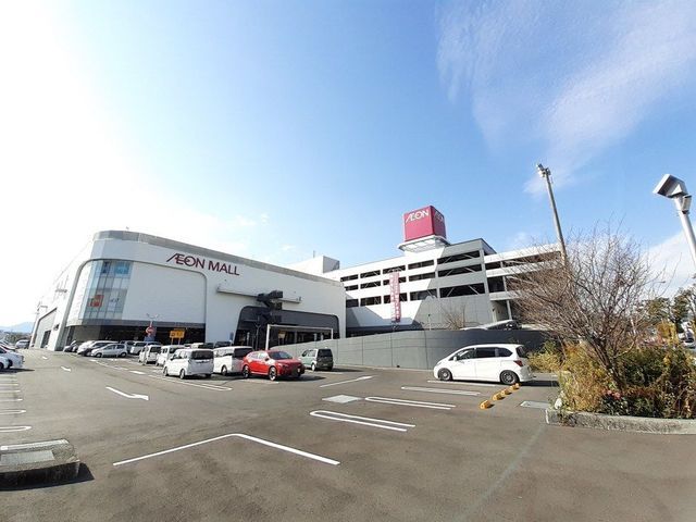 近くのイオンモール 高知まで2,100m（徒歩27分）