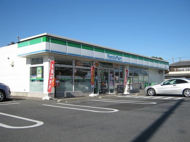 近くのファミリーマート日野屋伊勢崎南まで450m(徒歩6分)