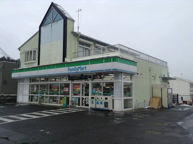 近くのコンビニまで140m（徒歩2分）