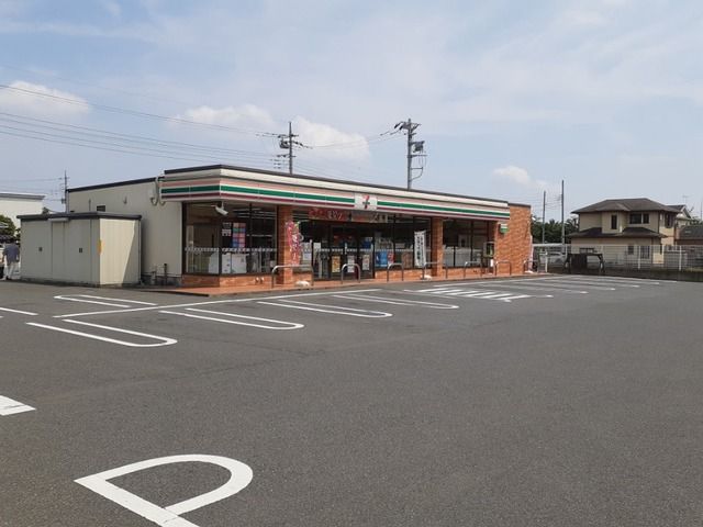 近くのセブンイレブン前橋川原町西原店まで850m（徒歩11分）