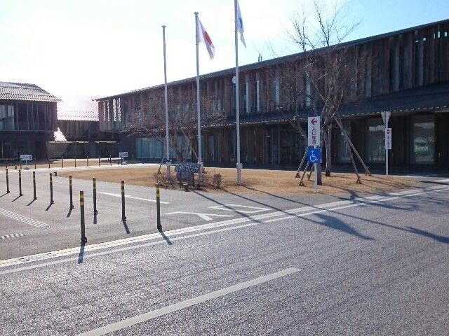 近くの富岡市役所まで1,000m（徒歩13分）
