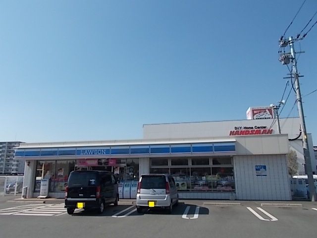 近くのローソン津久礼店まで1,190m（徒歩15分）
