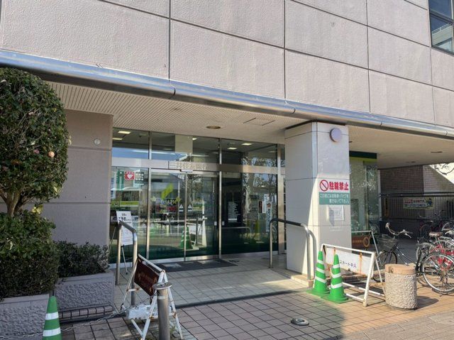 近くのエスカードまで180m（徒歩3分）