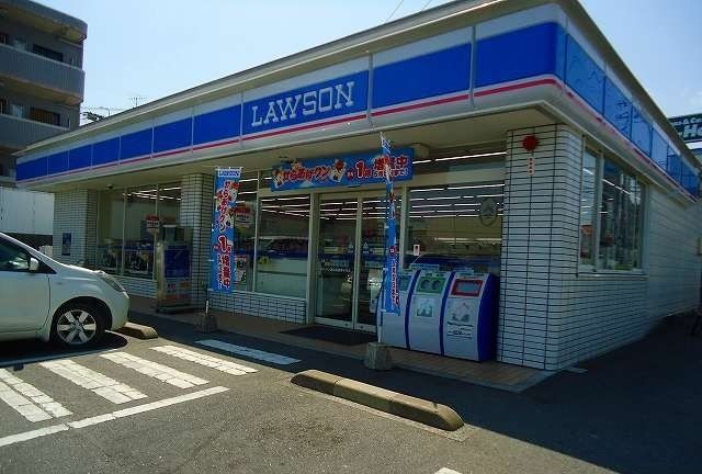 近くのローソン 西条中央店まで650m(徒歩9分)
