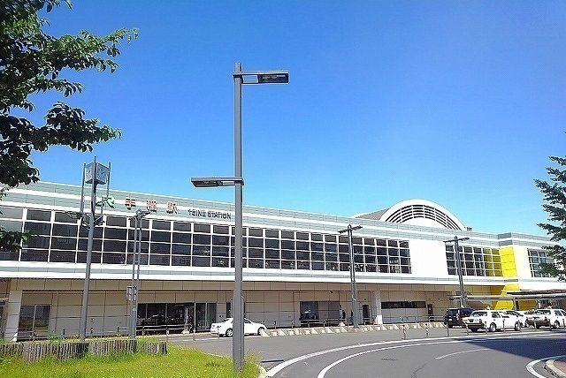 近くの手稲駅まで700m（徒歩9分）