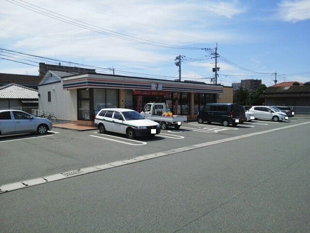近くのセブンイレブン近見8丁目店まで550m(徒歩7分)