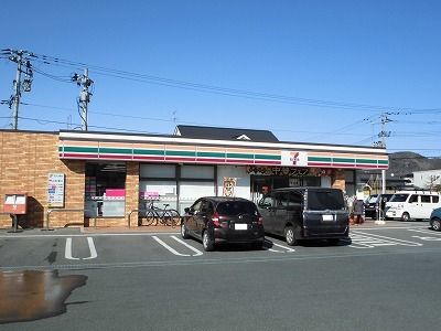 近くのセブンイレブンまで350m（徒歩5分）