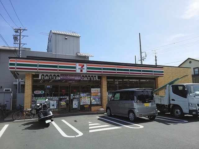近くのセブンイレブン新居文化公園前店まで1,400m(徒歩18分)