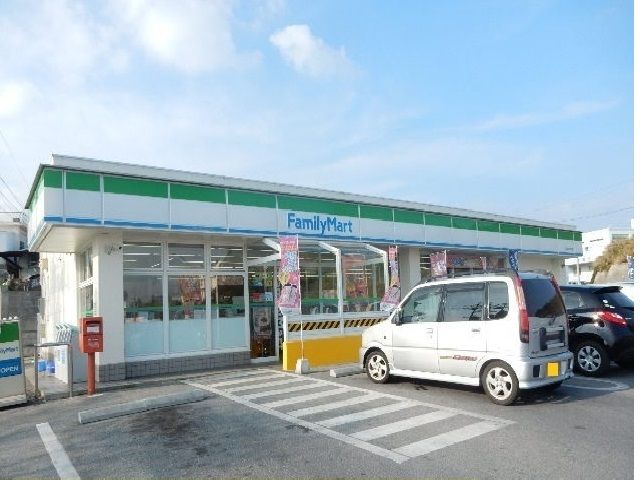 近くのファミリーマート田場店まで270m(徒歩4分)