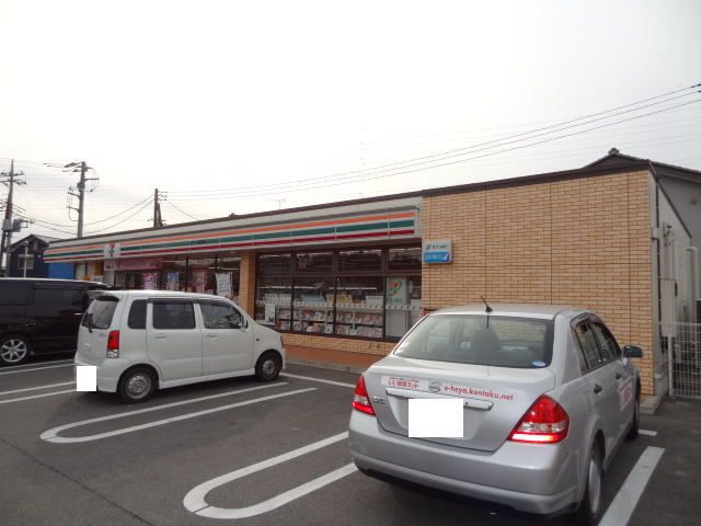 近くのセブンイレブン宇都宮上戸祭店まで800m（徒歩10分）