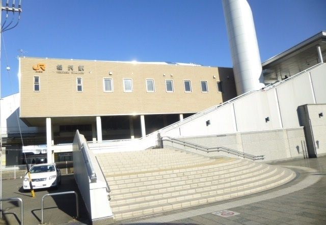 近くの駅まで2,100m（徒歩27分）