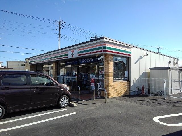 近くのセブンイレブン富士市下横割店まで500m(徒歩7分)