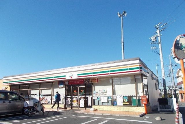 近くのセブンイレブン三島大場駅前店まで450m（徒歩6分）