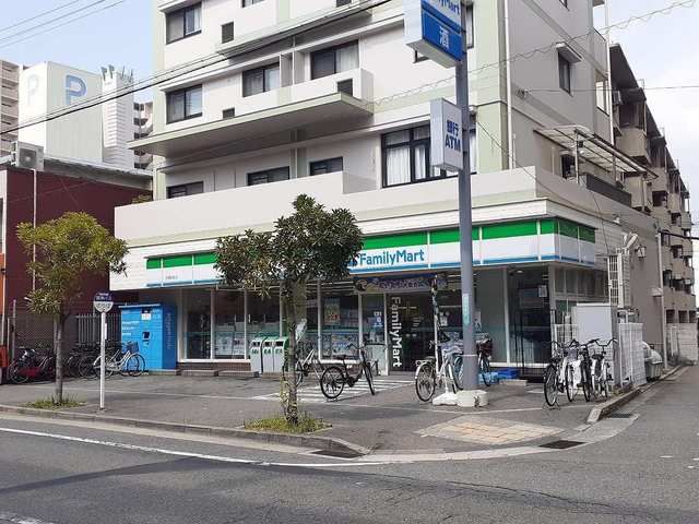近くのファミリーマート今津駅前店様まで260m（徒歩4分）
