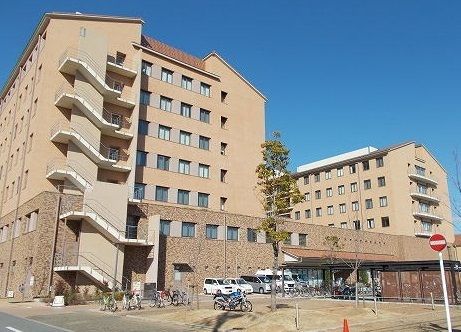 近くの明石医療センターまで1,100m（徒歩14分）