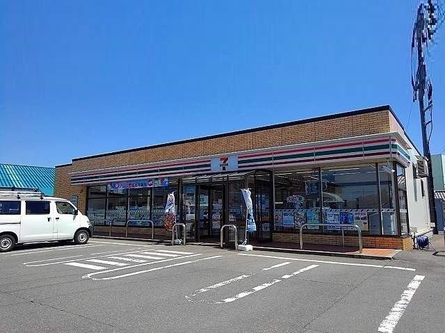 近くのセブンイレブン 四ツ小屋店まで382m（徒歩5分）