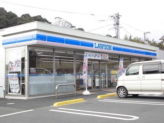 近くのコンビニまで100m（徒歩2分）