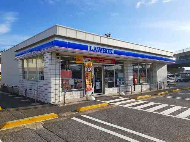 近くのローソンまで1,100m（徒歩14分）