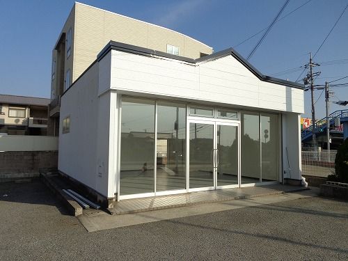 魚住町清水店舗の外観画像