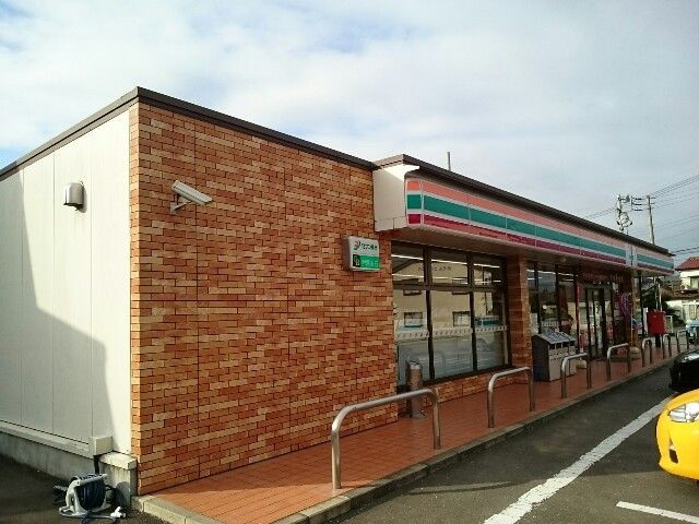 近くのコンビニまで500m（徒歩7分）