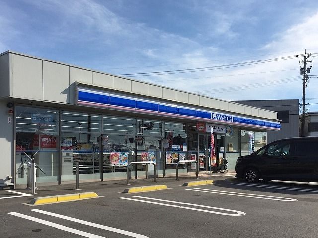 近くのコンビニまで600m（徒歩8分）