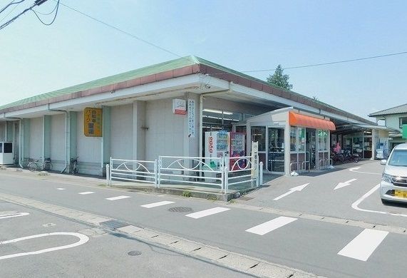 近くのサンユー岩曽店まで800m(徒歩10分)