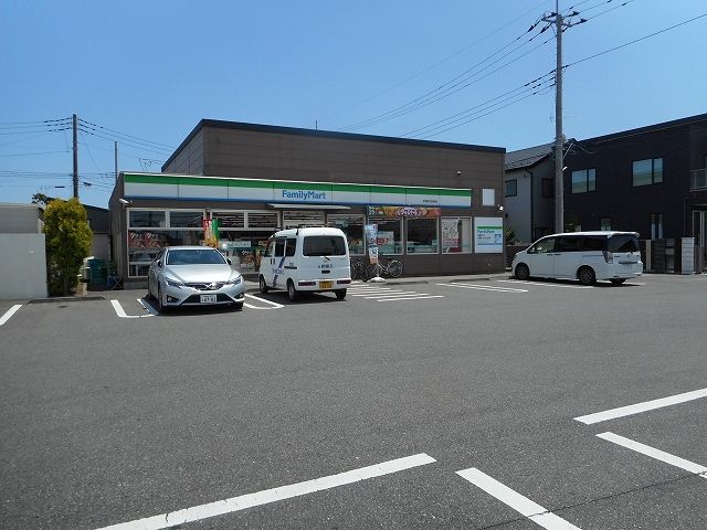 近くのファミリーマート宇都宮竹林西店まで300m（徒歩4分）