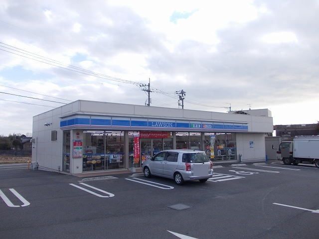 近くのコンビニまで1,200m（徒歩15分）