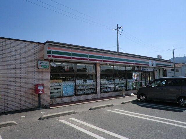 近くのセブンイレブン山口平生店まで900m(徒歩12分)