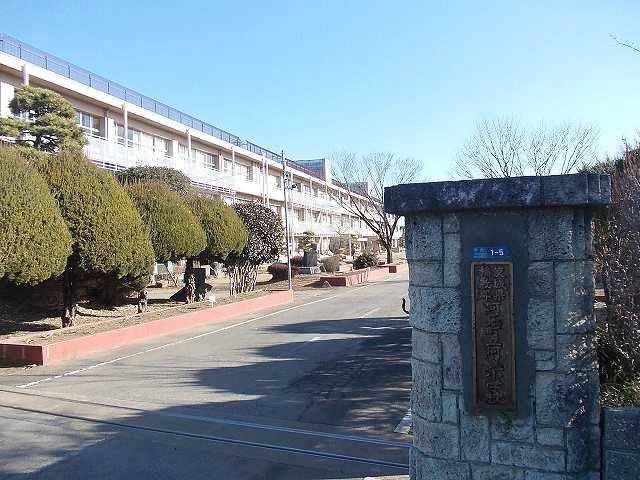 近くの阿見町立阿見小学校まで1,100m（徒歩14分）