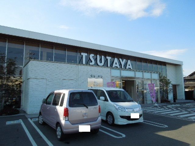 近くのツタヤ新涯店まで700m（徒歩9分）