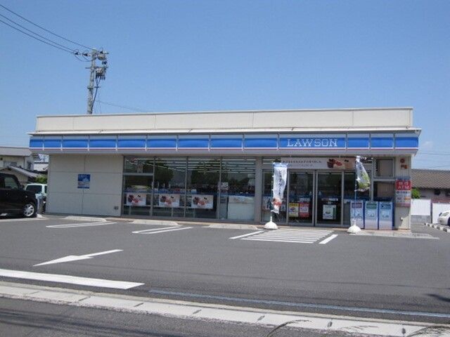 近くのローソンまで450m（徒歩6分）