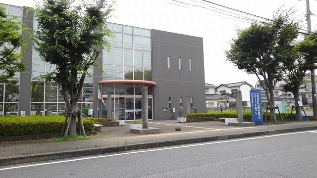 近くの小倉南区役所 曽根出張所まで750m（徒歩10分）