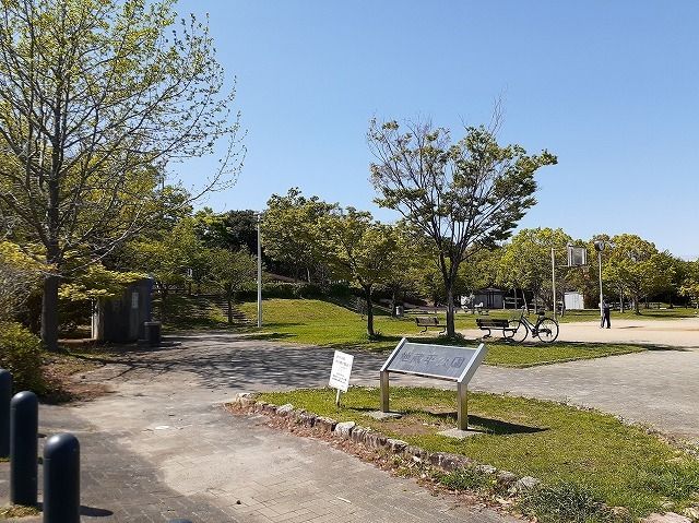 近くの地蔵平公園まで1,600m（徒歩20分）