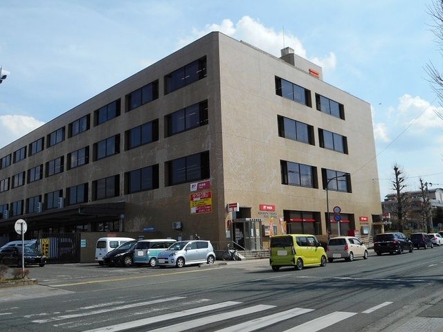 近くの東郵便局まで640m(徒歩8分)