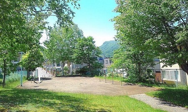 近くの平和つぐみ公園まで130m（徒歩2分）