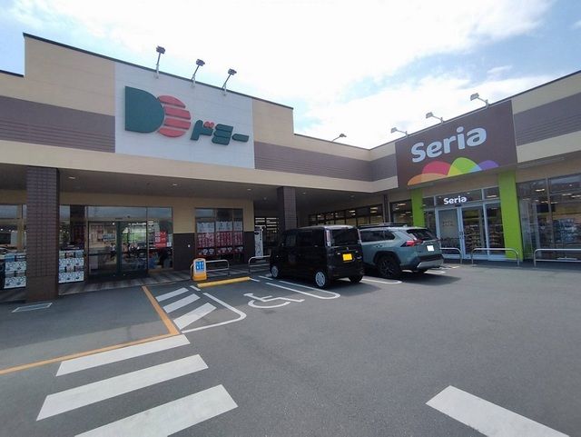 近くのドミー・セリアまで400m（徒歩5分）