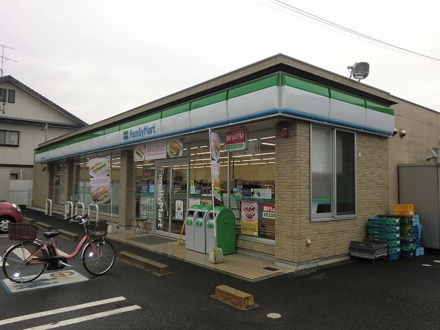 近くのコンビニまで400m（徒歩5分）