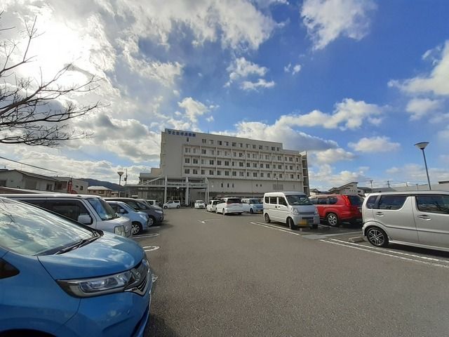 近くの土佐市立土佐市民病院まで1,100m(徒歩14分)