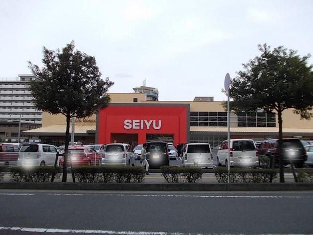近くの西友南草津店まで532m（徒歩7分）