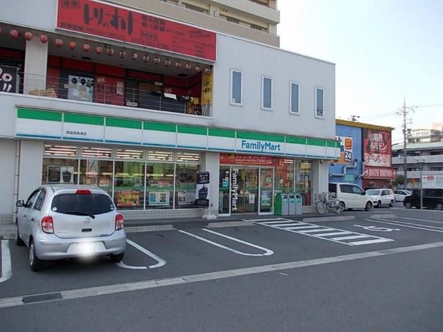近くのファミリーマート国道南草津店まで424m（徒歩6分）