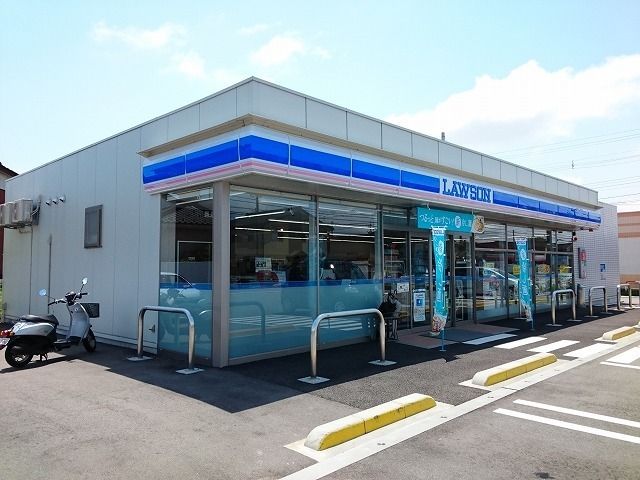 近くのコンビニまで350m（徒歩5分）