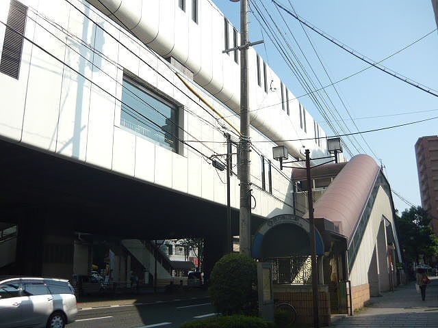 近くのモノレール徳力嵐山口駅まで500m（徒歩7分）