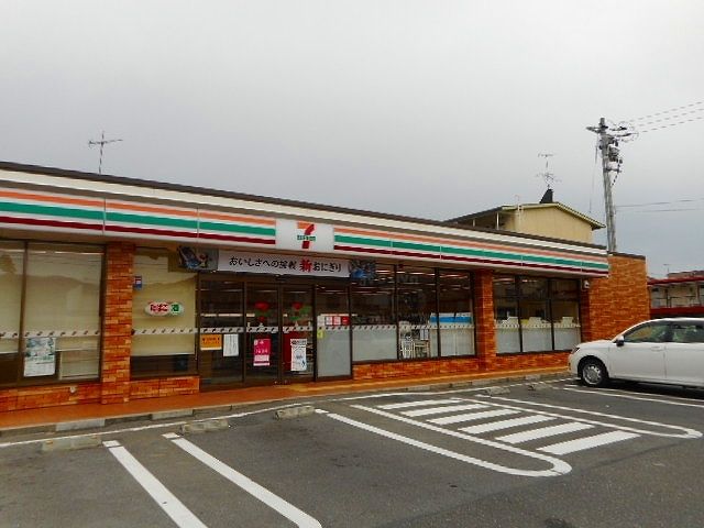 近くのセブンイレブン三原宮浦北店まで350m（徒歩5分）