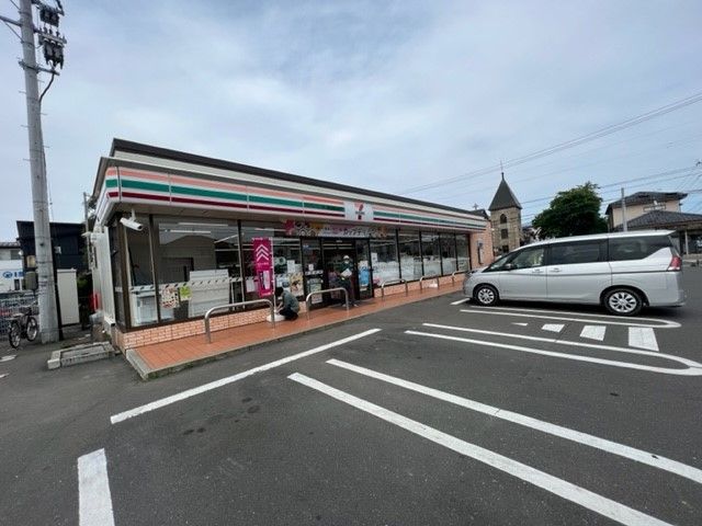 近くのセブンイレブン岩沼桜2丁目店まで500m(徒歩7分)
