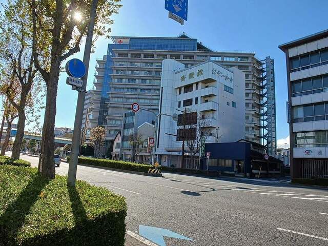 近くの日赤和歌山医療センター様まで600m(徒歩8分)