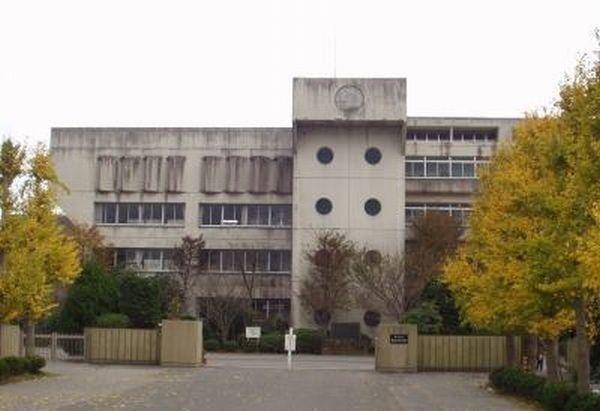 近くの東金中学校まで500m（徒歩7分）