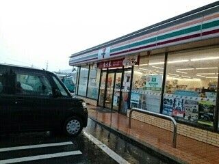 近くのセブンイレブン和歌山冬野店様まで900m（徒歩12分）