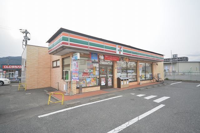 近くのセブンイレブンまで400m(徒歩5分)